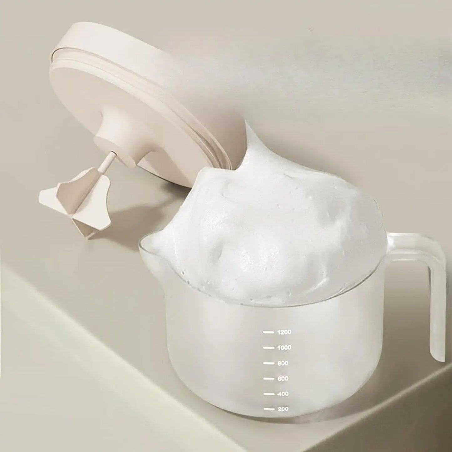 Electric Dog Cleaning Foam Machine Pet Shower Bath Supplies Foaming Dog Grooming Shampoo Frother for Cats Pet Bathing Dogs Puppy
